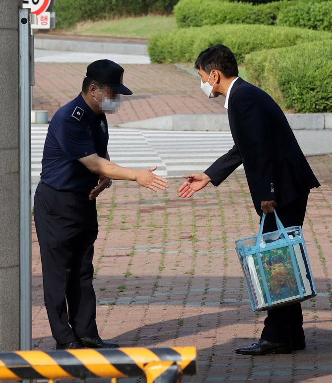 [포토] 안희정 전 충남지사 만기 출소