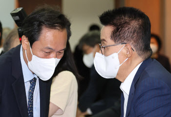 박지원 "尹대통령, 오늘 펠로시 의장과 만날 것"