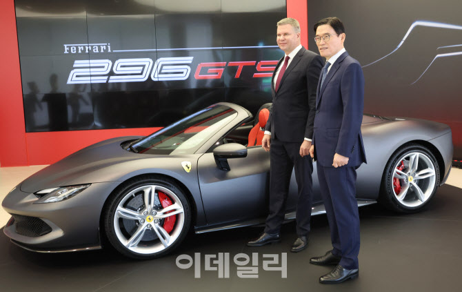 [포토]페라리 하이브리드 야심작 '296 GTS' 국내 최초 공개