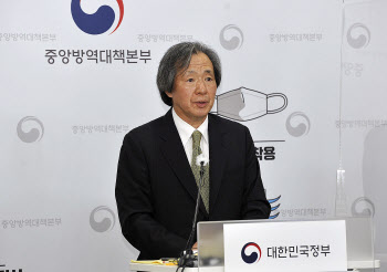 정기석 "고위험군 즉시 검사 필요…첫날 약 먹는 것 중요"