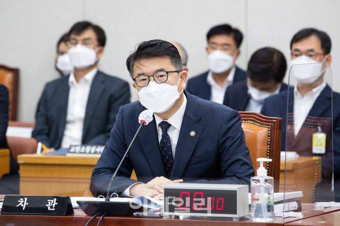만5세 입학, 폐기 넘어 문책단계로…‘정책철회 기정사실화’