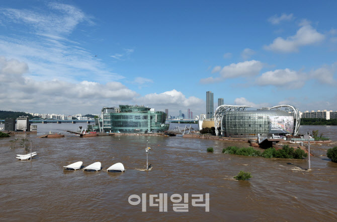 [포토]푸른하늘 되찾은 서울