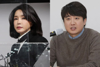 이준석, 尹 이어 김건희 여사 저격?..."팬클럽 회장 의아하다"