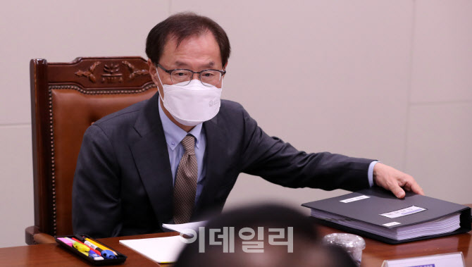 [포토]발언하는 김진태 검찰총장 후보 추천위원장