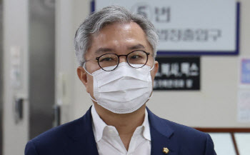 '짤짤이' 성희롱 발언  최강욱, 오늘 징계 재심