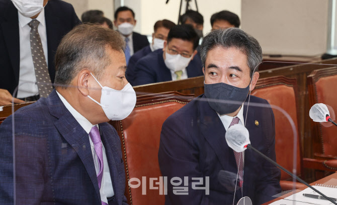 [포토]국회에서 만난 이상민 행안부 장관-윤희근 경찰청장