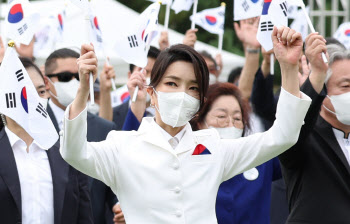 김건희 여사 논문 본 피해 교수, "증명 없이 아무렇게 나열"