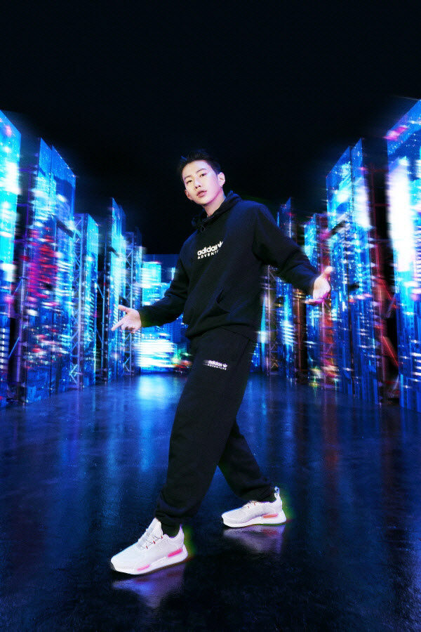 아디다스 오리지널스, 역동적인 도시 감성 담은 'NMD V3' 출시