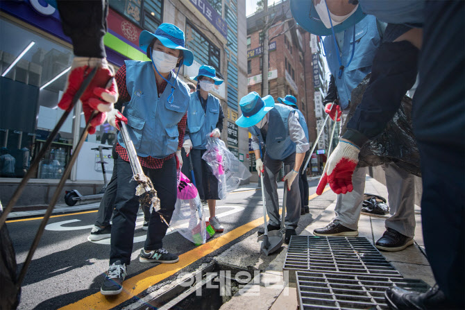 포스코 임직원, 서울서 ‘수해 예방·이재민 지원’ 봉사활동