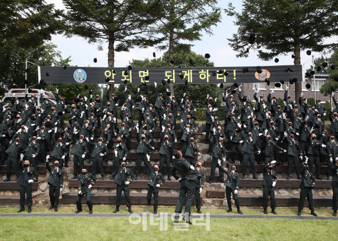 육군 부사관 652명 임관…女특전부사관 박미래 하사 '최우수상'
