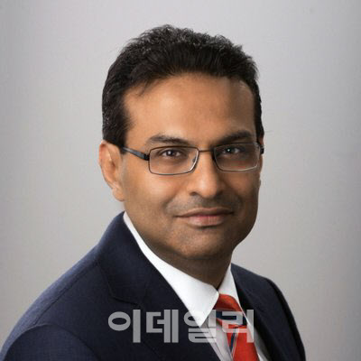 스타벅스 새 CEO 선임…레킷 출신 락스만 나라시만