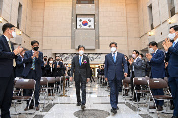 김재형 대법관 퇴임…새 판례 다수 이끈 민사법학계 권위자
