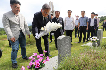 박진, 日근로정신대 전옥남 할머니 빈소 찾아 조문