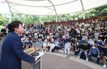 또 울컥한 이준석 '보수텃밭' 대구로 간 이유(종합)