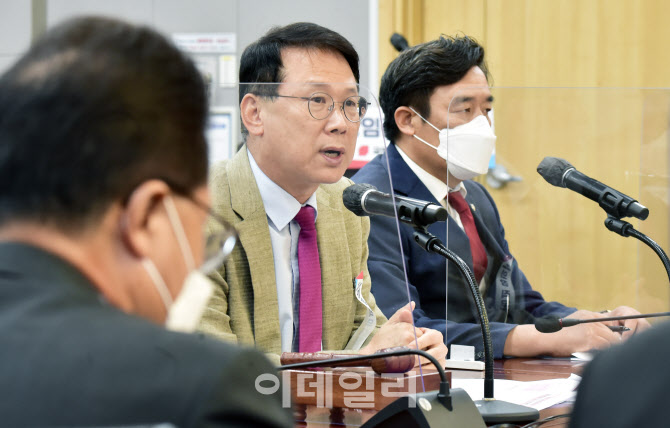 [포토]'발언하는 윤두현 직무대행'