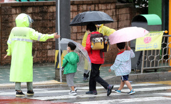 ‘힌남노 북상에 6일 제주·부울경 학교 99.7% 휴업·원격수업