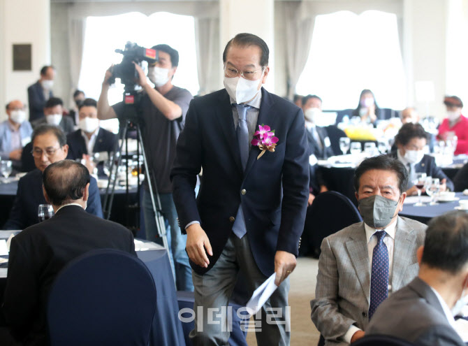 [포토] 민족통일협의회 참석한 권영세 장관