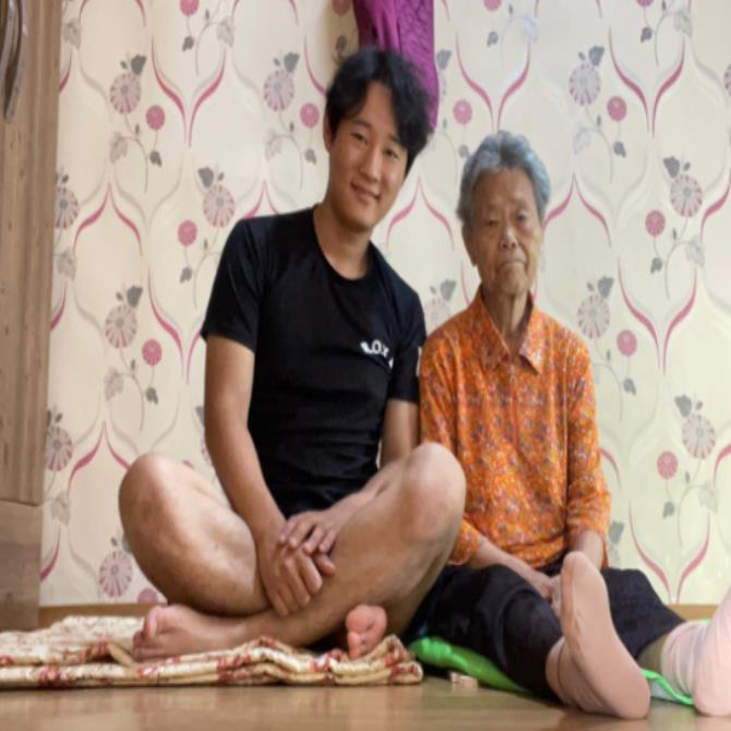 “12시간 노동에 치매 간병까지” 영 케어러 만나다