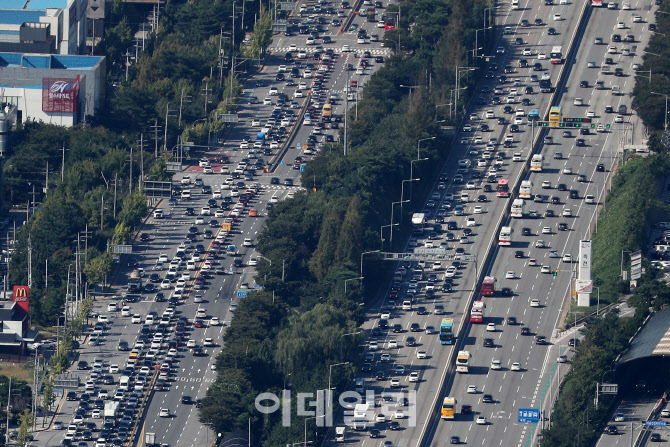 [포토]고속도로와 일반도로 모두 정체