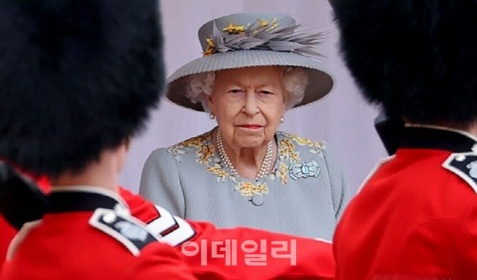 英여왕 건강상태 우려…주치의들 "의료적 관찰 필요"