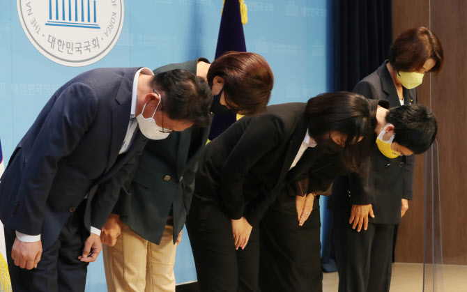 비례대표 총 사퇴 `찬성 40.75%`…위기 속 정의당[명절밥상 정치이야기]