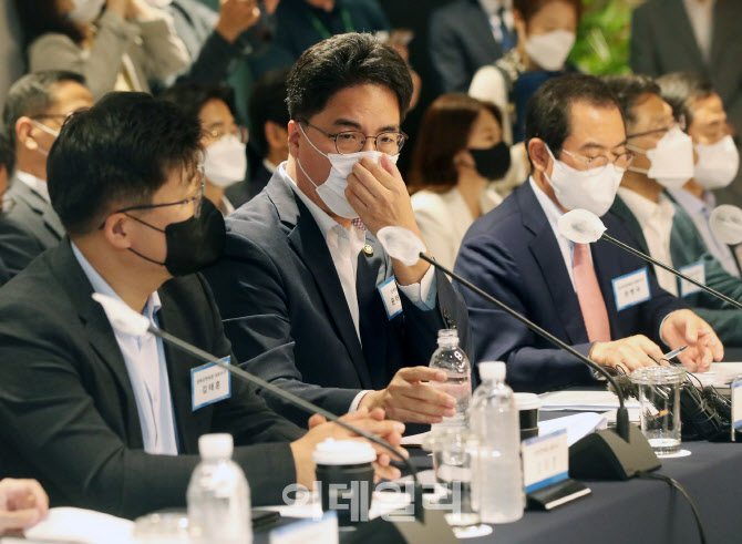 [포토] 윤태식 관세청장, 면세업계 발전 간담회