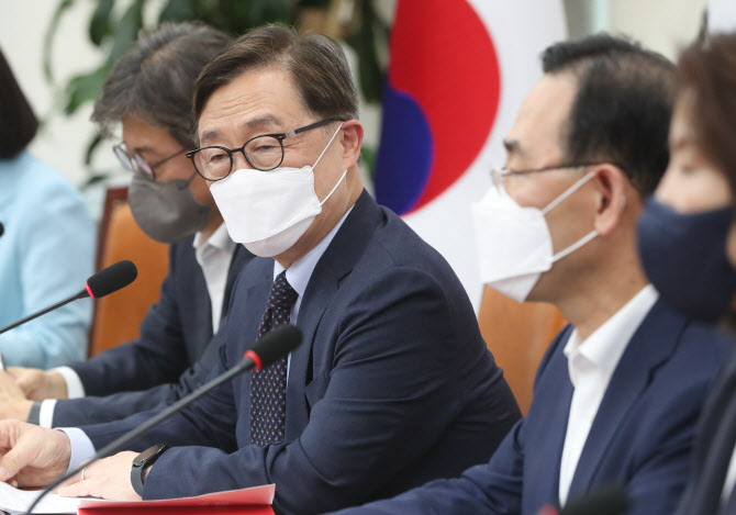 前 감사원장 최재형 “감사원법 개정안, 文정부 불법·비리 자인하는 꼴”
