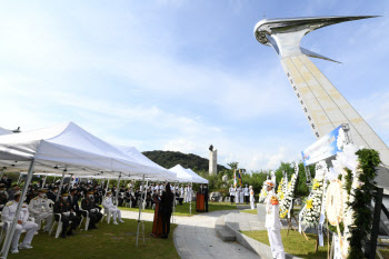 '위대한 승리'…해군, 제72주년 인천상륙작전 전승행사 개최