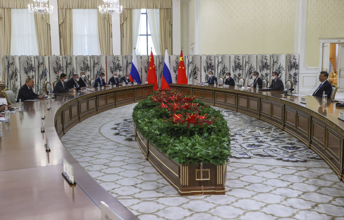 시진핑-푸틴, 7개월 만에 회담..."하나의 中지지"-"러시아와 협력"