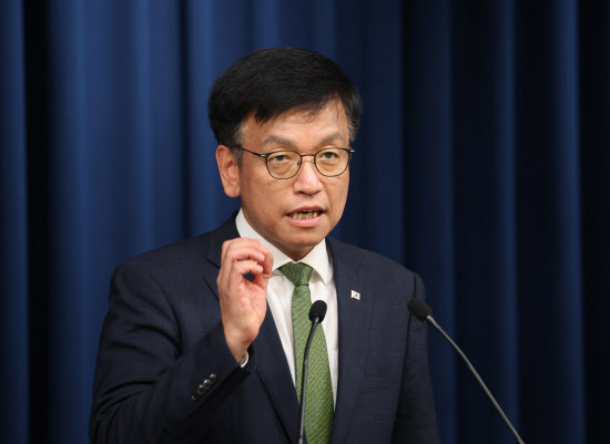 경제수석, “한미 정상간 외환시장 협력 예상”