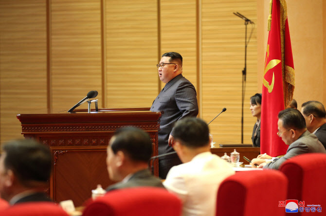김정은, 시진핑에 "두 나라, 새로운 높은 단계로 발전 확신"