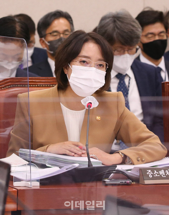 [포토]이영 중기부 장관, “한미 스타트업 서밋, 尹 고려한 행사 아냐”