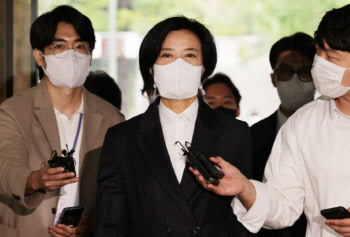 '10억 금품수수 의혹' 이정근 구속기간 연장