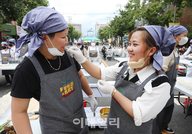 [포토]한글날 맞아 열린 2022순천푸드앤아트페스티벌