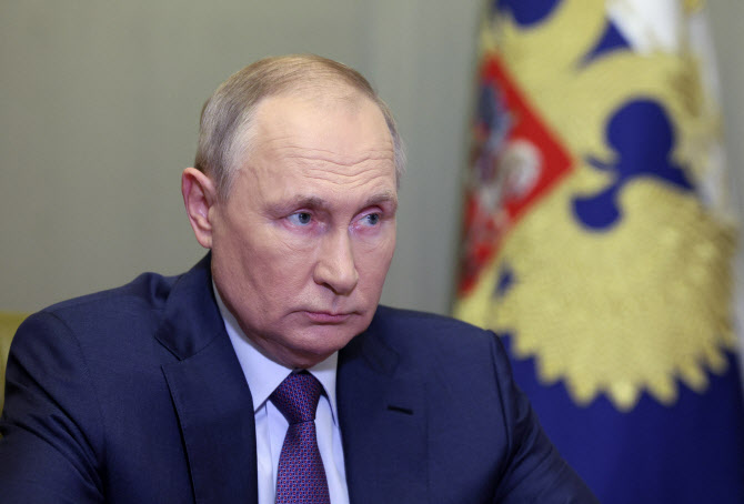 우크라 공격 인정한 푸틴 "추가 공격시 더 가혹하게 대응"