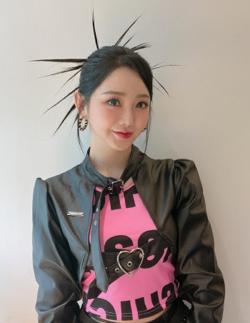 가수 홍지윤, 소아암·백혈병 환아 위해 가왕전 상금 전액 기부