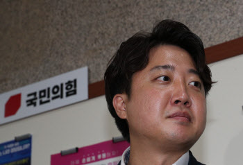 이준석 “숨기거나 감출 것 없어…일방적 검찰 송치”