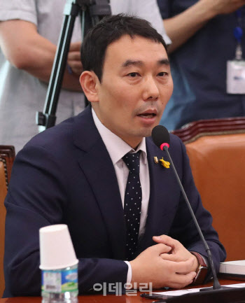 김용민 “감사원-검찰, 文대통령 향한 수사 지속적 빌드업”