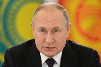 우크라 "푸틴 계엄령은 약탈 위한 '가짜 합법화'"