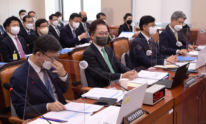 강석훈 "채안펀드 1.6조원 조속 투입…자금 경색 적극 대응"[2022국감]