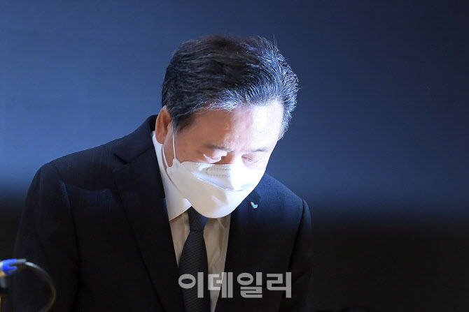 [포토]허영인 회장, '대국민 사과...안전강화 1천억 원 투자'