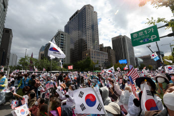 "광화문·삼각지 일대 우회하세요"…서울 도심 대규모 집회