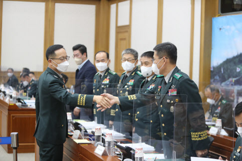 軍 지휘부 "육사 이전 반대"…충남도·지역민들 '부글부글'