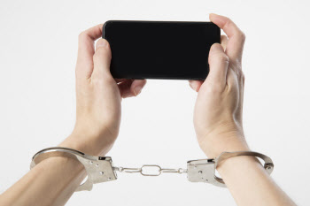 복지부 국장이 지하철 몰카범…코로나19 언론 브리핑도 했었다