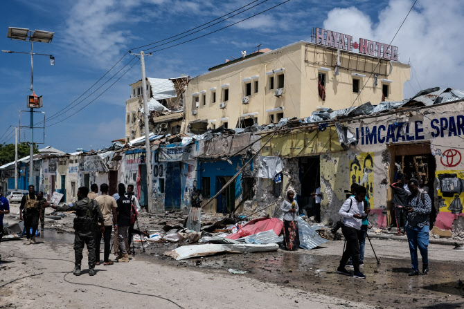 소말리아 연쇄 차량 폭탄 테러…100명 넘게 숨져