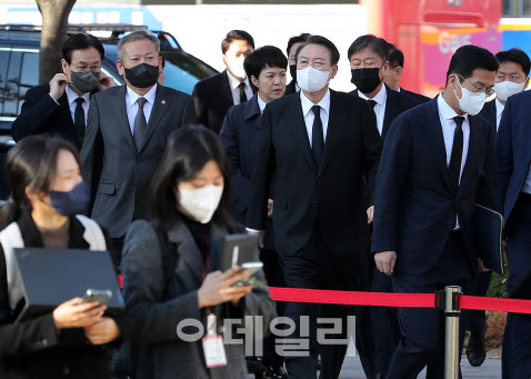 거세지는 이상민·윤희근 경질론…고심하는 尹