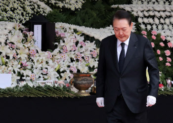 '이태원 애도' 기간 한쪽에서는 골프장 사업