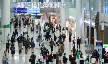 인천공항 면세점 사업자 선정 지지부진…사업계획도 못짜는 면세업계