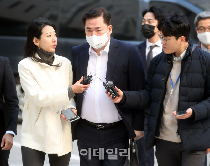 [포토] 기자 질문받는 유동규 전 본부장