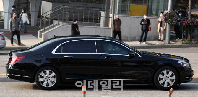 [포토]한남동 관저에서 첫 출근하는 윤석열 대통령